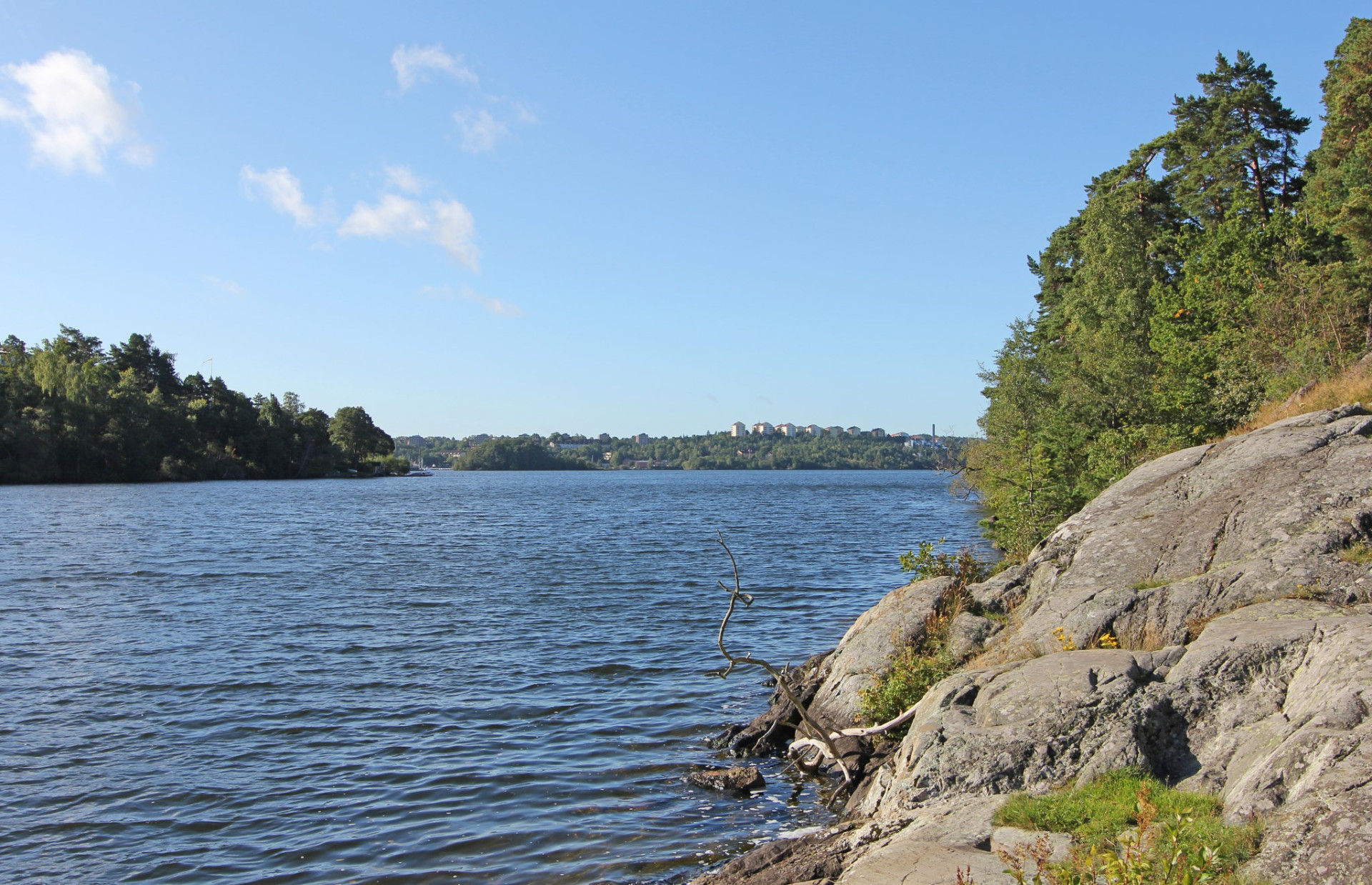 Bad från klipporna i Äppelviken Runda vägen 19